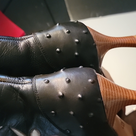 Lady beautiful black leather, ostrich boots sz 7 daisy's on side - Picture 8 of 8